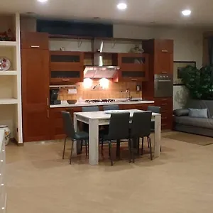 https://la-casa-di-nicolosi.sicilyhotelsitaly.net